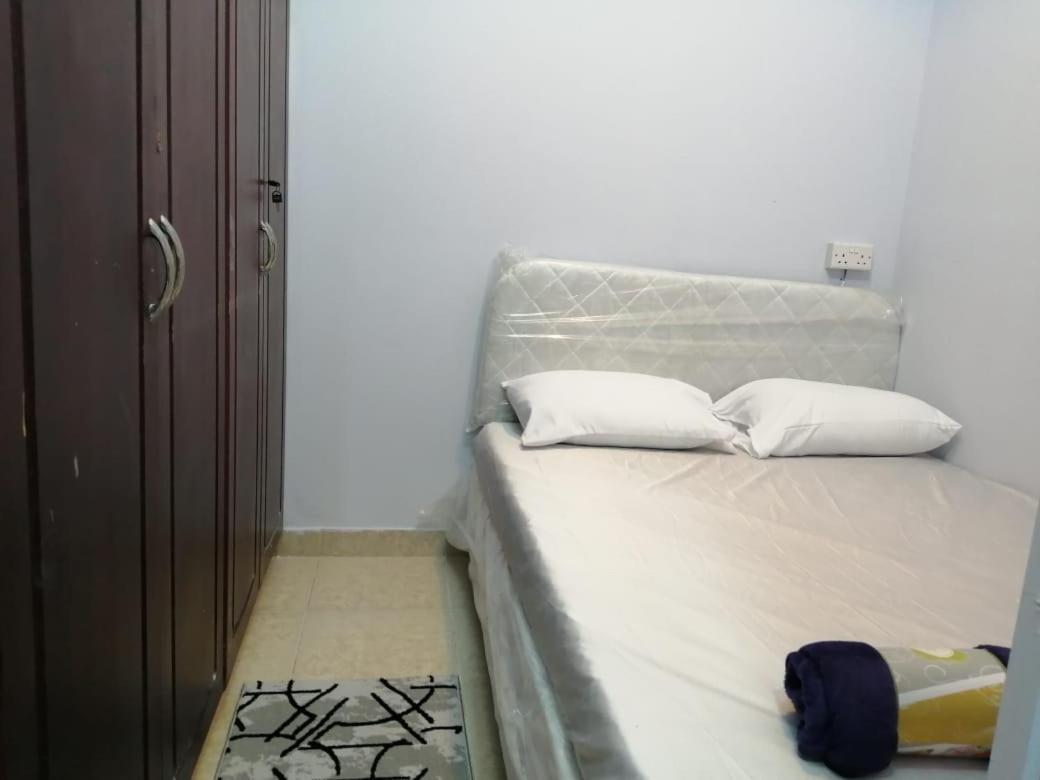Albarsha 1 Hostel By Phm Dubai Exterior photo